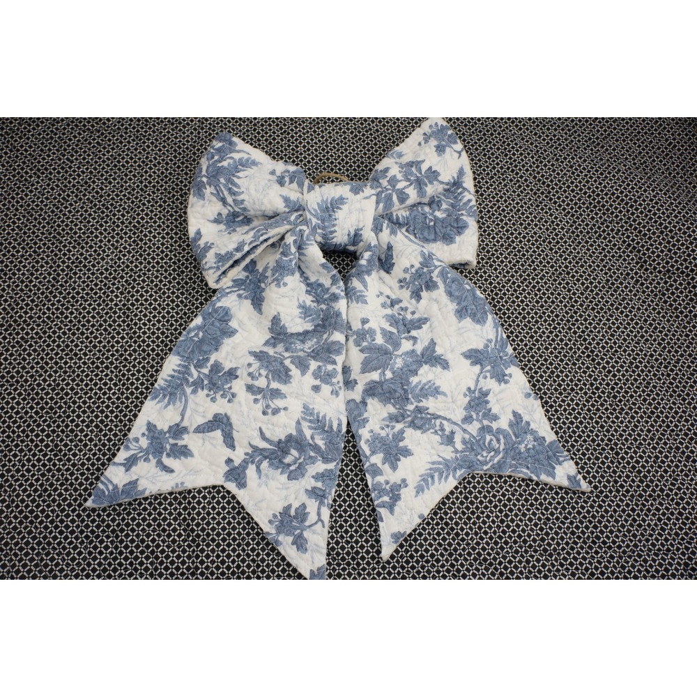 Handmade Quilted Decorative Bow Blue White Floral Toile Topper Excellent